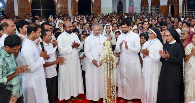 കെ​സി​ബി​സി അ​ഖ​ണ്ഡ ബൈ​ബി​ള്‍ പാ​രാ​യ​ണം തു​ട​ങ്ങി