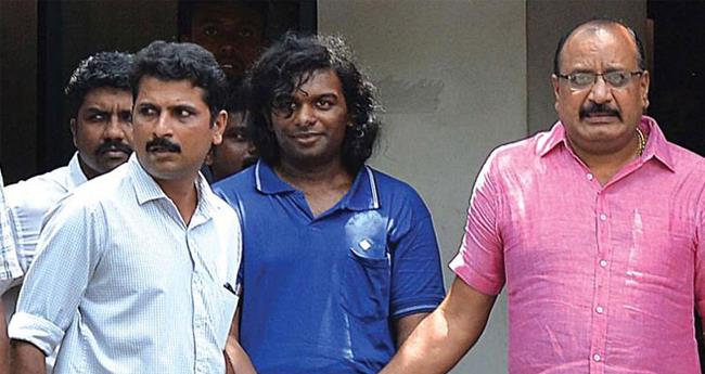 ന​ന്ത​ൻ​കോ​ട് കൂ​ട്ട​ക്കൊ​ല; കു​റ്റ​പ​ത്രം വാ​യി​ക്കു​ന്ന​ത് കോ​ട​തി മാ​റ്റി​വ​ച്ചു
