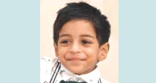 നിയന്ത്രണംവിട്ട കാര്‍   സ്‌കൂള്‍  മതിൽ തകർത്തു;  മൂന്നു വയസുകാരൻ മരിച്ചു