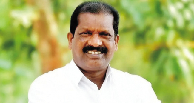 മ​​​ന്ത്രി ഒ.​​​ആ​​​ർ. കേ​​​ളു​​​വി​​​നെ നാ​​​ട്ടു​​​കാ​​​ർ വ​​​ഴി​​​യി​​​ൽ ത​​​ട​​​ഞ്ഞു
