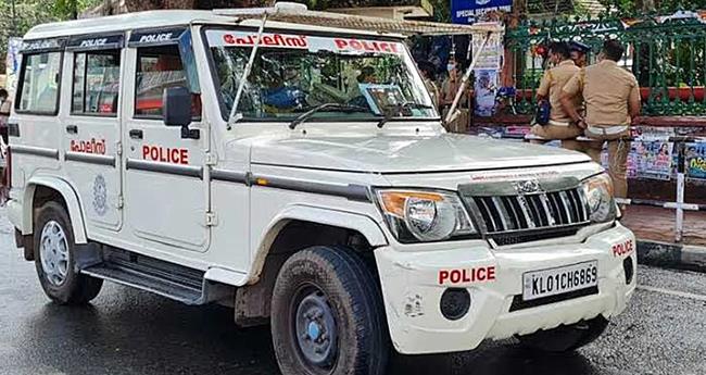 കൊ​ച്ചി​യി​ൽ ര​ണ്ട് യു​വാ​ക്ക​ളെ ല​ഹ​രി സം​ഘം ത​ട്ടി​ക്കൊ​ണ്ടു​പോ​യി; പോ​ലീ​സ് അ​ന്വേ​ഷ​ണം ആ​രം​ഭി​ച്ചു