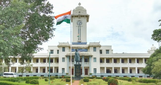 കോ​​​​ള​​​​ജ് അ​​​​ധ്യാ​​​​പ​​​​ക​​​​ർക്ക് ഗ​​വേ​​ഷ​​ണ ഗൈ​​ഡു​​മാരാകാ​​നു​​ള്ള  അ​​വ​​സ​​രം നി​​ഷേ​​ധി​​ച്ച് കണ്ണൂർ, കേരള സ​​ർ​​വ​​ക​​ലാ​​ശാ​​ല​​ക​​ൾ