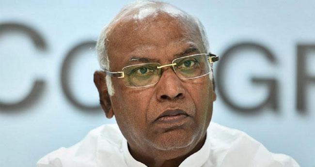 തെ​ര​ഞ്ഞെ​ടു​പ്പ് തോ​ൽ​വി; കോ​ണ്‍​ഗ്ര​സ് പ്ര​വ​ര്‍​ത്ത​ക സ​മി​തി യോ​ഗ​ത്തി​ല്‍ വി​മ​ര്‍​ശ​നം