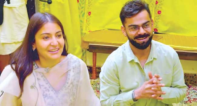 വി​​ര​​മി​​ക്ക​​ലി​​നു​​ശേ​​ഷം കോ​​ഹ്‌​​ലി  അനുഷ്കയ്ക്കൊപ്പം വൃ​​ന്ദാ​​വ​​നി​​ല്‍