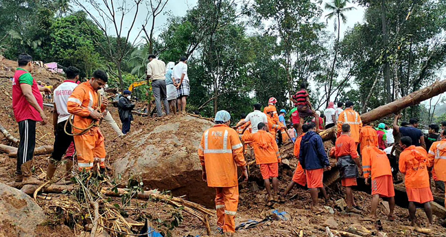 മണ്ണിടിച്ചിൽ സാധ്യതയുള്ള പ്രദേശത്തുള്ളവർ  ദുരിതാശ്വാസ ക്യാന്പുകളിലേക്കു മാറണം