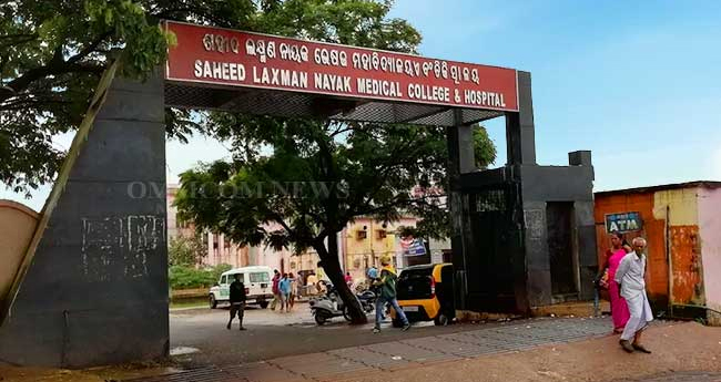 ഒ​ഡീ​ഷ​യി​ലെ  സ​ർ​ക്കാ​ർ മെ​ഡി​ക്ക​ൽ  കോ​ള​ജി​ൽ  ചി​കി​ത്സാ​പ്പി​ഴ​വ്;  അ​ഞ്ചു പേ​ർ മ​രി​ച്ചു