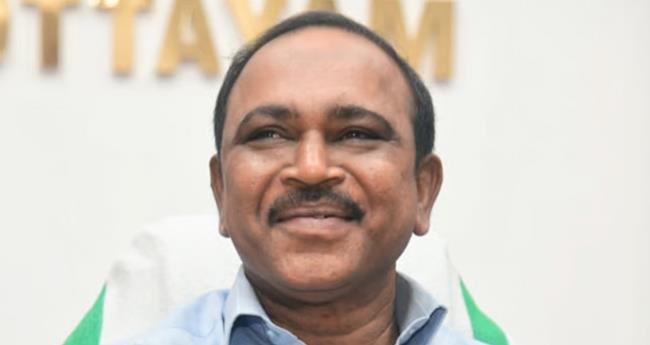 ദു​രി​താ​ശ്വാ​സ ക്യാ​മ്പു​ക​ൾ പ്ര​വ​ർ​ത്തി​ക്കു​ന്ന സ്കൂ​ളു​ക​ൾ​ക്ക് അ​വ​ധി