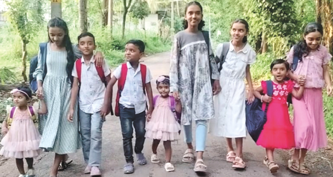 പോടൂർ വീട്ടിൽ ഇനി അക്ഷരോത്സവം;  ഒമ്പതു സഹോദരങ്ങൾ ഒരുമിച്ച്  സ്കൂളിലേക്ക്