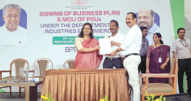 കെ​സി​സി​പി​എ​ൽ വ്യ​വ​സാ​യ​വ​കു​പ്പുമായി ബി​സി​ന​സ് പ്ലാ​നും ധാ​ര​ണാപ​ത്ര​വും ഒ​പ്പി​ട്ടു