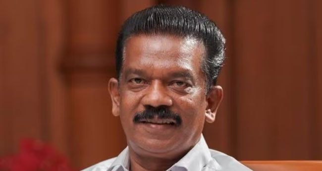 ആ​രും പൂ​ജി​ക്കു​ക​യും വാ​ഴി​ക്കു​ക​യും  വേ​ണ്ട:  മ​ന്ത്രി കെ.​ രാ​ധാ​കൃ​ഷ്ണ​ൻ