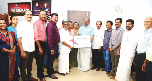 കെ​എ​സ്എ​ഫ്ഇ 81.39 കോ​ടി രൂ​പ ഗാ​ര​ന്‍റി  ക​മ്മീ​ഷ​നാ​യി സ​ർ​ക്കാ​രി​നു കൈ​മാ​റി