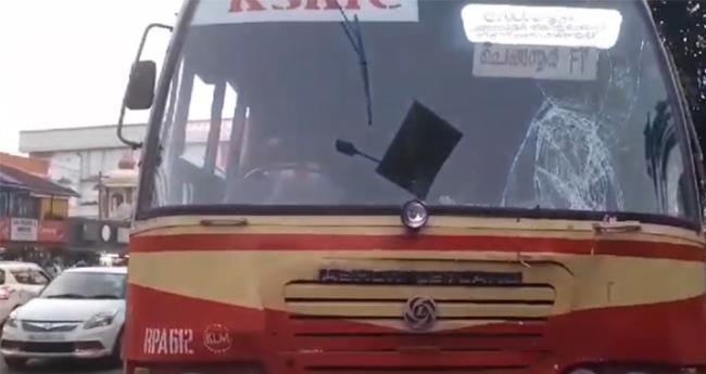 കെ​എ​സ്ആ​ർ​ടി​സി ബ​സു​ക​ൾ കൂ​ട്ടി​യി​ടി​ച്ചു ;16 പേ​ർ​ക്ക് പ​രി​ക്ക്