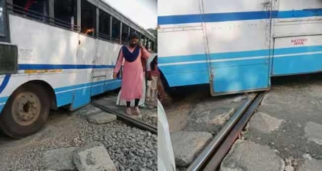 കെ​എ​സ്ആ​ർ​ടി​സി ബ​സ് ലെ​വ​ല്‍ ക്രോ​സി​ല്‍  കു​ടു​ങ്ങി; വ​ന്‍ ദു​ര​ന്ത​മൊ​ഴി​വാ​യ​ത് ത​ല​നാ​രി​ഴ​യ്ക്ക്