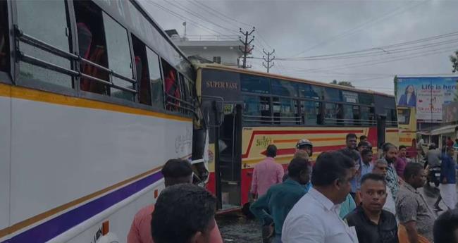 കെ​എ​സ്ആ​ര്‍​ടി​സി സ്വി​ഫ്റ്റും ടൂ​റി​സ്റ്റ് ബ​സും കൂ​ട്ടി​യി​ടി​ച്ചു ; നി​ര​വ​ധി​പേ​ര്‍​ക്ക് പ​രി​ക്ക്