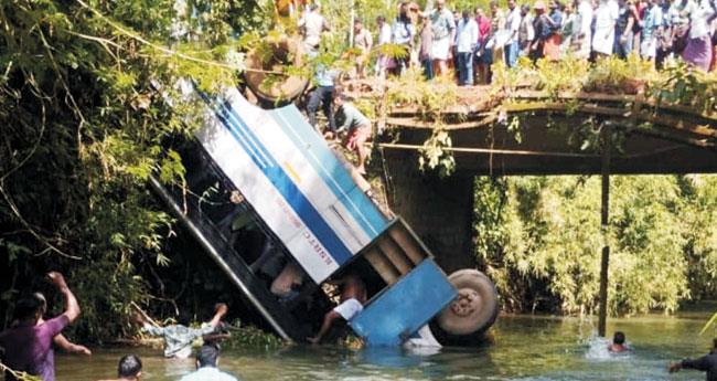 കെ​എ​സ്ആ​ർ​ടി​സി ബ​സ് പു​ഴ​യി​ലേ​ക്ക് മ​റി​ഞ്ഞ​തി​ൽ ഡ്രൈ​വ​ർ​ക്ക് വീ​ഴ്ച​യി​ല്ലെ​ന്ന് ഗ​താ​ഗ​ത​മ​ന്ത്രി