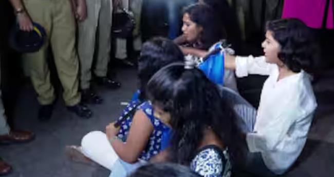 തി​രു​വ​ന​ന്ത​പു​രം യൂ​ണി​വേ​ഴ്സി​റ്റി കോ​ള​ജി​ൽ സം​ഘ​ര്‍​ഷം; പ്ര​തി​ഷേ​ധ​വു​മാ​യി കെ​എ​സ്‍​യു