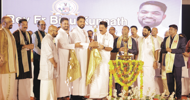 റവ.ഡോ. ബിനു കുന്നത്തിന് കര്‍മശ്രേഷ്ഠ പുരസ്‌കാരം