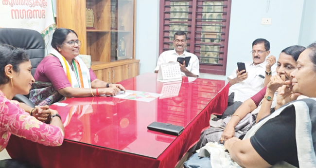 കൂ​ത്താ​ട്ടു​കു​ളം  പി​ടി​ച്ച് യു​ഡി​എ​ഫ്