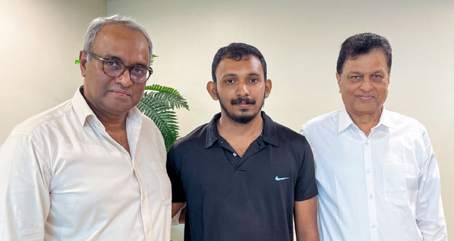 കേ​​​ര​​​ള​​​ത്തി​​​ലെ ആ​​​ദ്യ​​​ത്തെ ക​ഡാ​വെ​റി​ക് മെ​നി​സ്‌​ക​സ്  ട്രാ​ന്‍​സ്പ്ലാ​ന്‍റ് ലേ​ക്‌​ഷോ​റി​ല്‍ വി​ജ​യ​ക​രം