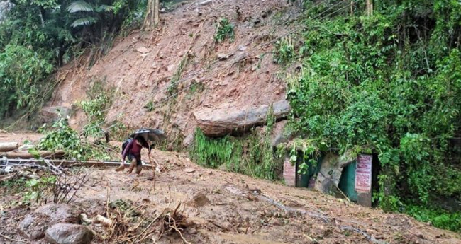 പ്ര​കൃ​തി ദു​ര​ന്തം:  അ​ടി​യ​ന്ത​ര സ​ഹാ​യമില്ല;  ദു​രി​തം ഇ​ര​ട്ടി​ച്ചു