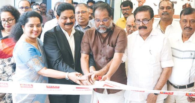 ലാ​ന്‍​സേ​ദ വാ​ണി​ജ്യ പ്രൈ​വ​റ്റ് ലി​മി​റ്റ​ഡ്  കോ​ര്‍​പ​റേ​റ്റ് ഓ​ഫീ​സ്  തൃ​ശൂ​രി​ല്‍