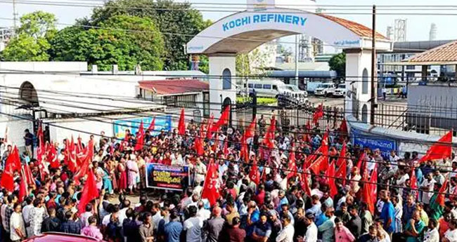കേ​​​​​ര​​​​​ള​​​​​മൊ​​​​​ഴി​​​​​കെ​​​​​യു​​​​​ള്ള സം​​​​​സ്ഥാ​​​​​ന​​​​​ങ്ങ​​​​​ളെ പ​​​​​ണി​​​​​മു​​​​​ട​​​​​ക്ക്  ബാ​​​​​ധി​​​​​ച്ചി​​​​​ല്ല
