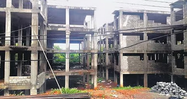 ലൈ​ഫ് മി​ഷ​ന്‍ ഫ്ലാ​റ്റു​ക​ളു​ടെ  ബ​ല​പ​രി​ശോ​ധ​ന: റി​പ്പോ​ര്‍​ട്ട് നാളെ  സ​മ​ര്‍​പ്പി​ക്ക​ണ​മെ​ന്നു കോടതി