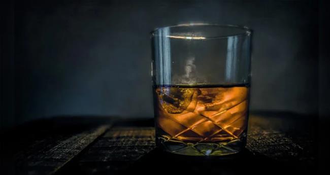 ബി​ഹാ​റി​ൽ വ്യാ​ജ​മ​ദ്യം ക​ഴി​ച്ച് ഏ​ഴ് പേ​ർ മ​രി​ച്ചു