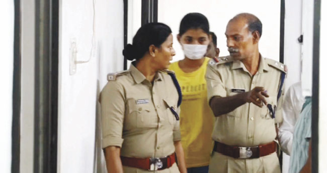 ലി​വി​യ റി​മാ​ൻ​ഡി​ൽ; ഷീ​ല​യെ കു​ടു​ക്കി​യ​ത്  സ്വ​ഭാ​വ​ദൂ​ഷ്യം ആ​രോ​പി​ച്ച​തി​ലെ വി​രോ​ധം​മൂ​ലമെന്ന്