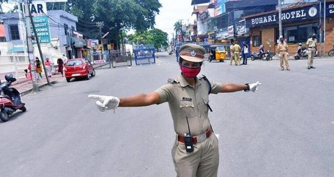 കോ​വി​ഡ് നി​യ​ന്ത്ര​ണ ലം​ഘ​നം: ഗൗ​ര​വ​മ​ല്ലാ​ത്ത കേ​സു​ക​ൾ പി​ൻ​വ​ലി​ക്കാ​ൻ നി​ർ​ദേ​ശം