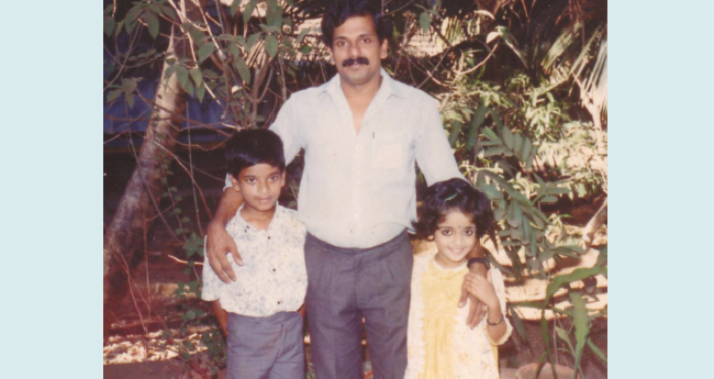 മ​ക​ളു​ടെ അ​ച്ഛ​നാ​യ മാ​ധ​വേ​ട്ട​ൻ
