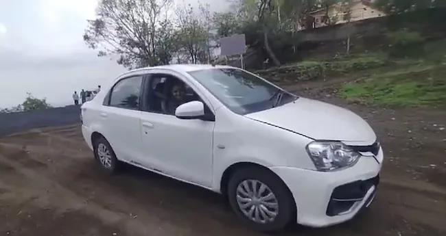 കാ​ർ കൊ​ക്ക​യി​ലേ​ക്ക് മ​റി​ഞ്ഞ് യു​വ​തി മ​രി​ച്ച സം​ഭ​വം; ആ​ൺ സു​ഹൃ​ത്തി​നെ​തി​രെ കേ​സ്