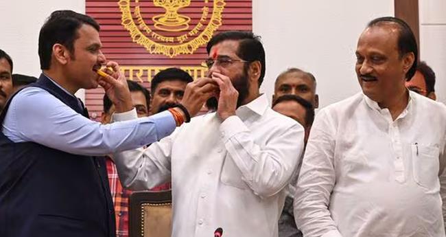 മ​ഹാ​രാ​ഷ്ട്ര​യി​ൽ സ​സ്‌​പെ​ന്‍​സ് തു​ട​രു​ന്നു; മു​ഖ്യ​മ​ന്ത്രി​സ്ഥാ​നം ബി​ജെ​പി​ക്കെ​ന്ന് അ​ജി​ത് പ​വാ​ർ