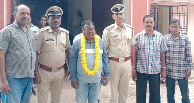 ഗ്രഹാം സ്റ്റെയിൻസ് വധക്കേസ് ; കുറ്റവാളി മഹേന്ദ്ര ഹെംബ്രാം  ജയിൽമോചിതനായി