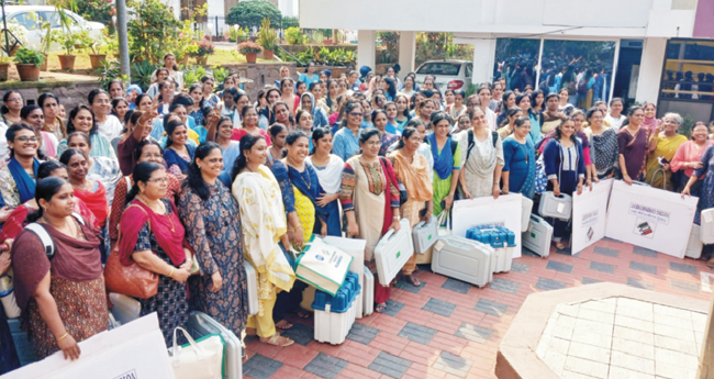 മാ​ഹി​യി​ൽ ഇ​ന്നു വോ​ട്ടെ​ടു​പ്പ് ; ബൂ​ത്തു​ക​ളു​ടെ നി​യ​ന്ത്ര​ണം വ​നി​ത​ക​ൾ​ക്ക്