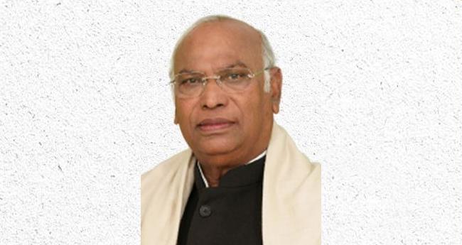 ഹൃ​ദ​യ​മി​ടി​പ്പി​ലെ വ്യ​ത്യാ​സം; മ​ല്ലി​കാ​ർ​ജു​ൻ ഖാ​ർ​ഗെ​യ്ക്ക് പേ​സ്‍​മേ​ക്ക​ർ ഘ​ടി​പ്പി​ച്ചു