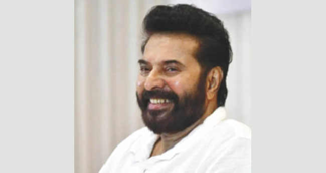 കുടുംബത്തിനൊപ്പം പിറന്നാള്‍ ആഘോഷിച്ച്  മമ്മൂട്ടി