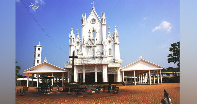 മണർകാട് പള്ളി 1934ലെ ​ഭ​ര​ണ​ഘ​ട​ന​പ്ര​കാ​രം  ഭ​രി​ക്ക​ണ​മെ​ന്ന് ഉ​ത്ത​ര​വ്