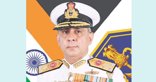 വൈ​സ് അ​ഡ്മി​റ​ൽ  മ​നീ​ഷ് ഛദ്ദ ​ഏ​ഴി​മ​ല  നാ​വി​ക അ​ക്കാ​ഡ​മി  ക​മ​ൻ​ഡാ​ന്‍റ്