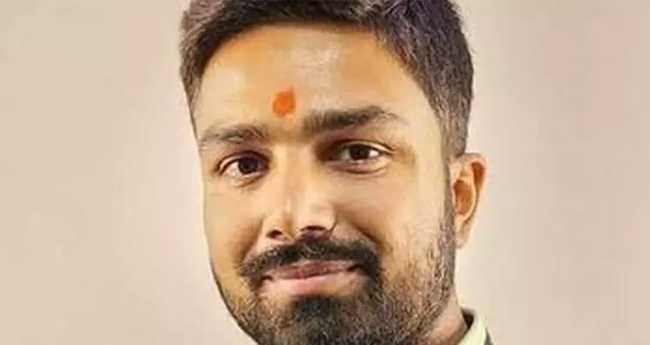 സോഷ്യൽ മീഡിയ ഇൻഫ്ലുവൻസർ മനീഷ് കശ്യപ് ജൻ സുരാജ് പാർട്ടിയിൽ