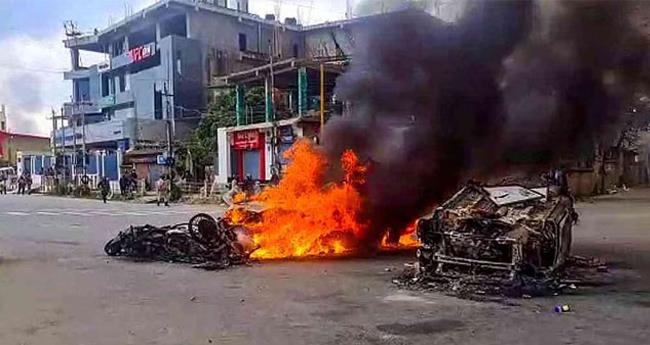 മ​ണി​പ്പു​രി​ൽ സം​ഘ​ർ​ഷം പടരുന്നു; അ​ഫ്സ്‍​പ പ്ര​ഖ്യാ​പി​ച്ചു