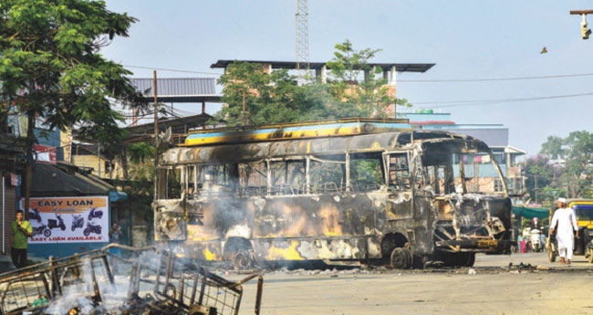 മെയ്തെയ് നേതാക്കളുടെ അറസ്റ്റ്: തീക്കളി മണിപ്പുരിൽ വീണ്ടും