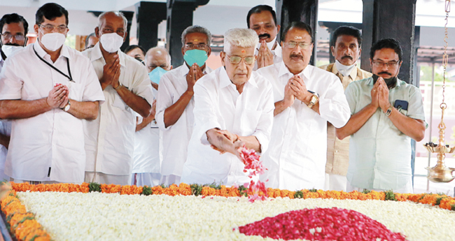 മ​ന്ന​ത്തു പ​ത്മ​നാ​ഭ​ന്‍റെ സ​മാ​ധി​ദി​നം ആ​ച​രി​ച്ചു