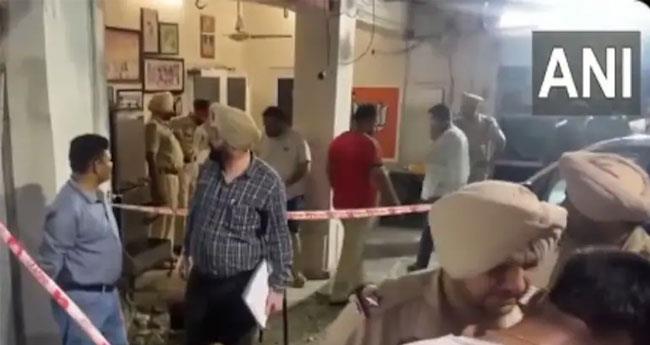 പ​ഞ്ചാ​ബി​ൽ ബി​ജെ​പി നേ​താ​വി​ന്‍റെ വീ​ടി​ന് സ​മീ​പം സ്ഫോ​ട​നം