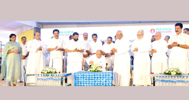 മാര്‍ സ്ലീവാ കാന്‍സര്‍ കെയര്‍ ആന്‍ഡ് റിസര്‍ച്ച് സെന്‍റർ   നാടിന് സമര്‍പ്പിച്ചു