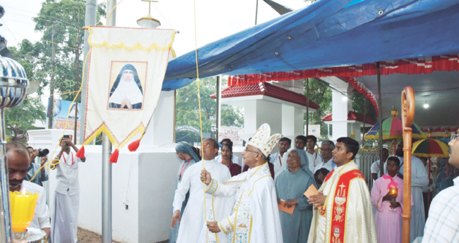 വി​ശു​ദ്ധ മ​റി​യം ത്രേ​സ്യ​യു​ടെ തി​രു​നാ​ൾ കൊ​ടി​യേ​റി