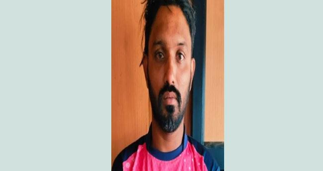 കാ​റി​ൽ എം​ഡി​എം​എ; വാ​ഹ​ന​പ​രി​ശോ​ധ​ന​യ്ക്കി​ടെ യു​വാ​വ് താ​മ​ര​ശേ​രി ചു​ര​ത്തി​ൽ​നി​ന്ന് കൊ​ക്ക​യി​ലേ​ക്ക് ചാ​ടി