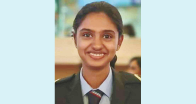 വി​​​മാ​​​ന​​​ത്താ​​​വ​​​ള​​​ ഉ​ദ്യോ​ഗ​സ്ഥ​ റെ​യി​ല്‍പാ​ള​ത്തി​ല്‍ മ​രി​ച്ച നി​ല​യി​ല്‍
