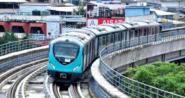 ഓ​ണ​ത്തി​ര​ക്ക്; അ​ധി​ക സ​ര്‍​വീ​സു​മാ​യി കൊ​ച്ചി മെ​ട്രോ