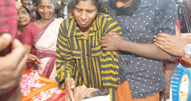 കണ്ണീർതാരാട്ടിൽ അന്ത്യനിദ്ര